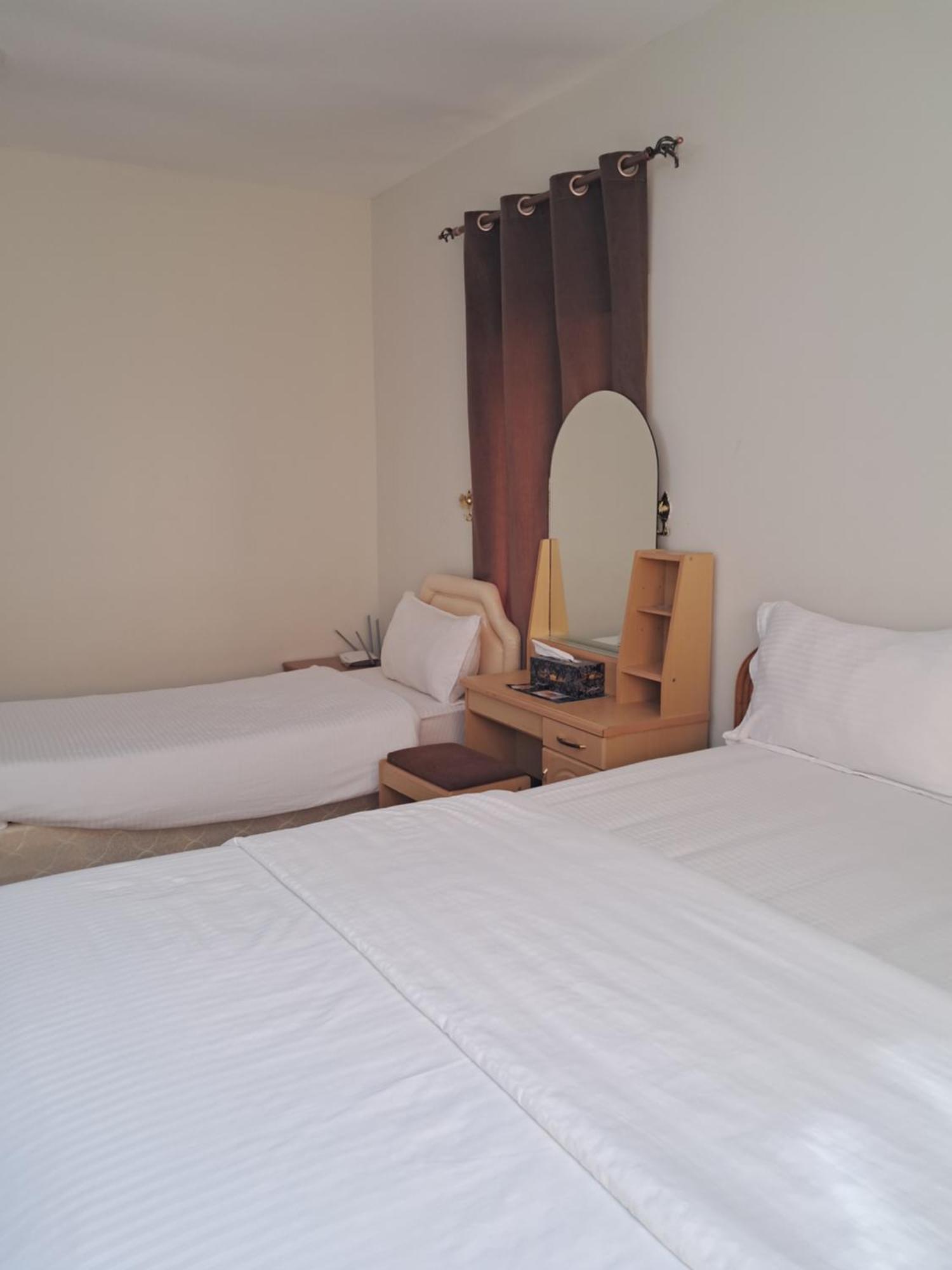 Alshumukh Guesthouse Al Ghalilah Buitenkant foto
